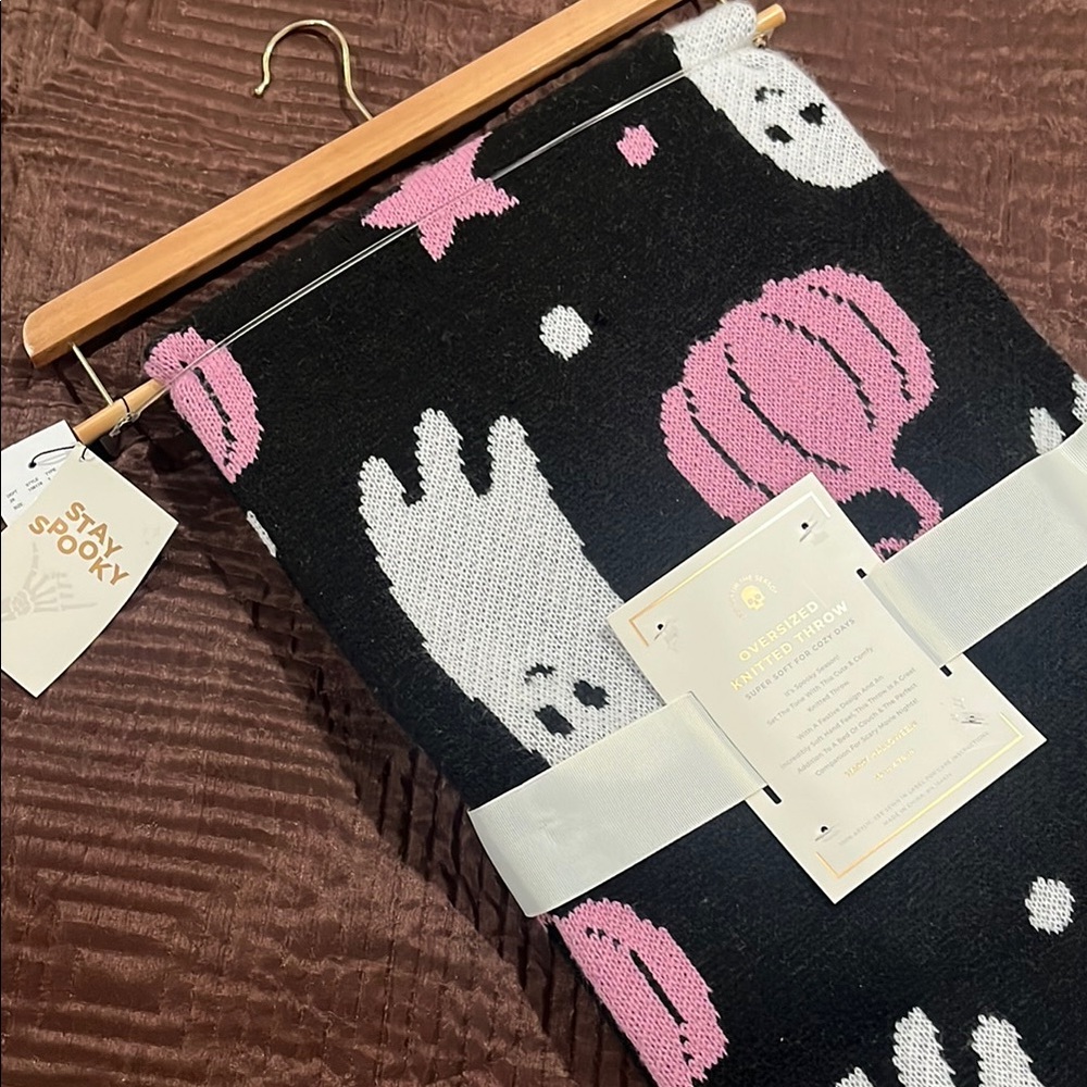 Black and Pink Ghost Patterned Blanket
